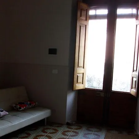 Fenetre Sur L'etna * Педара